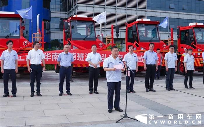 陕汽重卡交车02_副本.jpg