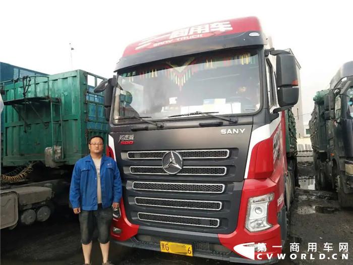 在黑龙江鸡西市有这样一家三一重卡服务站，凡是在他家服务站维修过的卡友，都会第二次、第三次、第N+1次去到他家维修，哪怕只是过去拧个螺丝、检查一下车辆异常。那到底有什么魔力能够吸引到这么多卡友好评呢？今日我们就特意采访了三一重卡鸡西市服务站站长邵金红，给我们介绍一下他们服务站的“特色服务”。