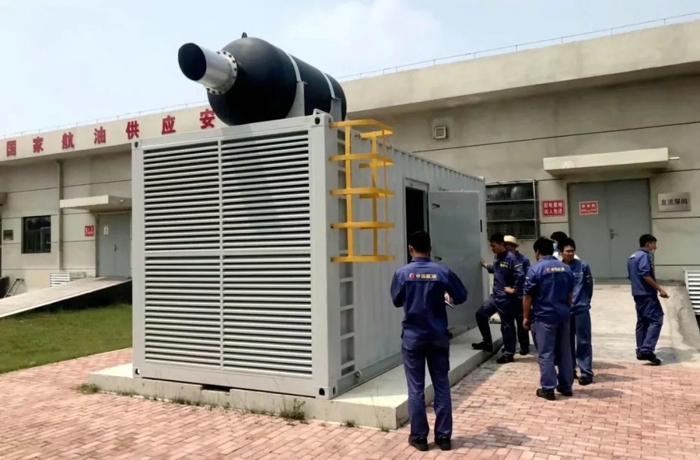 日前，山东首座4F级国际机场青岛胶东国际机场全面竣工，玉柴YC12VC系列1200kW大功率发电机组强力保障机场设备电力需求。