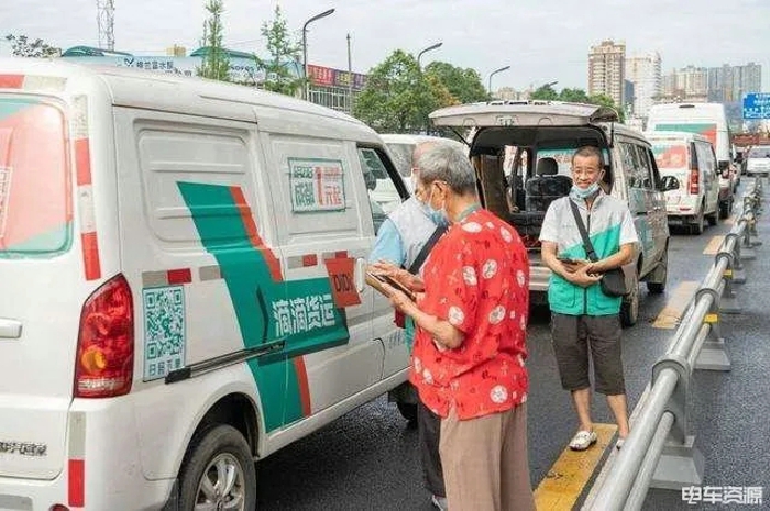 曾经的它，产品品质备受质疑、大量鱼龙混杂的品牌充斥市场。而今，标准化、模块化制造的新能源物流车品质显著提升，不仅安全性和可靠性得到保证，还缔造了一批与市场数年来发展和“洗牌”同步的新能源物流车品牌 。