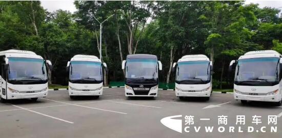 近日，批量苏州金龙海格旅游客车正式交付俄罗斯远东地区。萨哈林州首府南萨哈林斯克，萨哈林州、南萨哈林斯克市两级政府领导，以及苏州金龙俄罗斯经销商代表参加交付仪式
