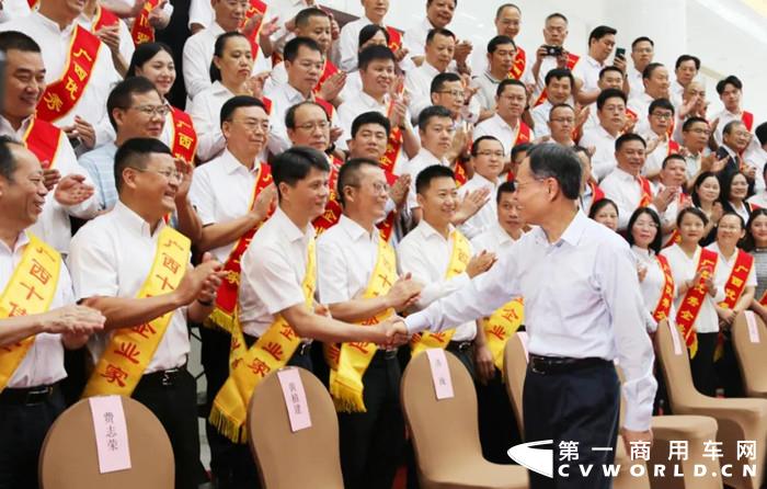 玉柴集团总经理古堂生受到陈武主席亲切接见_副本.jpg