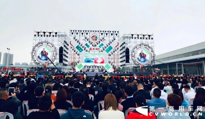 10月8日，在以“英雄归来”为主题的第二届卡车音乐节上，三一重卡搭载玉柴YC6K12柴油发动机的440马力、480马力全新车型正义版，以及三一重卡搭载玉柴YCK11N 400马力的首款国六燃气车正义版400N首发上市，标志着玉柴重卡发动机的朋友圈进一步扩大。
