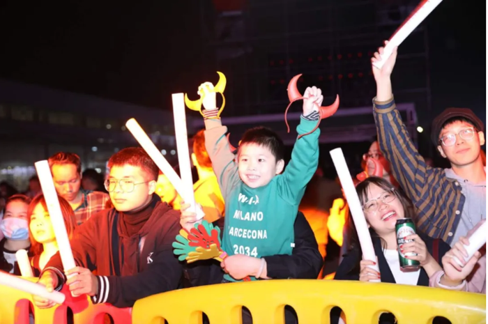 2020年10月8日，在长沙市市委宣传部指导下，由三一重卡主办，玉柴股份、赛轮集团协办的英雄归来·第二届卡车音乐节在湖南长沙三一超级工厂盛大开幕！