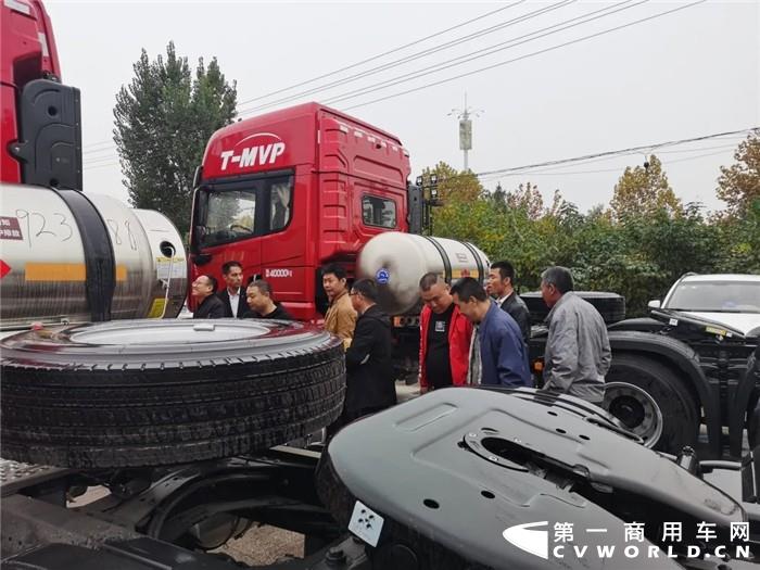 昨日，德龙X5000最HIGH红人秀暨2020年全价值体验之旅在河南许昌举行。陕重汽销售公司郑州办事处工作人员、许昌区域经销商、物流公司客户共计120人参加了本次活动。