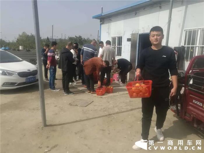 昨日，德龙X5000最HIGH红人秀暨2020年全价值体验之旅在河南许昌举行。陕重汽销售公司郑州办事处工作人员、许昌区域经销商、物流公司客户共计120人参加了本次活动。