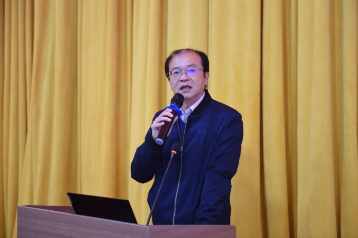 11月19日，东风商用车有限公司智能制造白皮书发布会在东风商用车动力总成事业部召开。