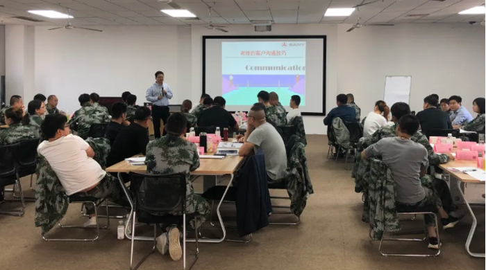 11月15日，45名来自五湖四海的三一重卡代理商公司的学员，怀着“先相信，后看见”的信念来到美丽的星城长沙，参加三一重卡第四期代理商营销培训。