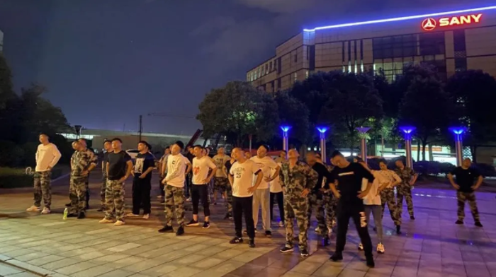 11月15日，45名来自五湖四海的三一重卡代理商公司的学员，怀着“先相信，后看见”的信念来到美丽的星城长沙，参加三一重卡第四期代理商营销培训。