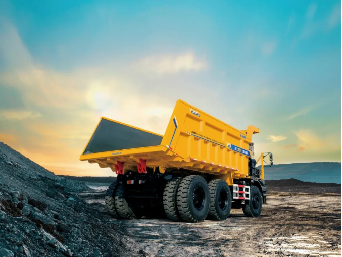 为期四天的bauma CHINA 2020已完美落幕，两年一度的中国国际工程机械、建材机械、矿山机械、工程车辆及设备博览会再次让世界领略了徐工钢铁雄风的霸气、见识了“中国智造”的魅力，本次盛会将定格成徐工珠峰登顶征程中的一道美丽风景。