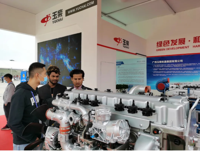 11月27日，第十七届中国-东盟博览会和中国-东盟商务与投资峰会在南宁国际会展中心开幕。作为在东盟市场深耕多年的企业，玉柴发动机在东盟市场保有量超25万台，此次玉柴集团携玉柴股份、玉柴专汽、军融公司、玉柴专卖的特色产品参展，受到广泛关注。

