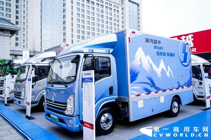 2020年陕汽轻卡预计实现整车生产1.4万辆，销售1.1万辆。这家刚刚成立一年的轻卡市场新秀，在其第一个完整年份，拿出了令人惊异的好成绩。