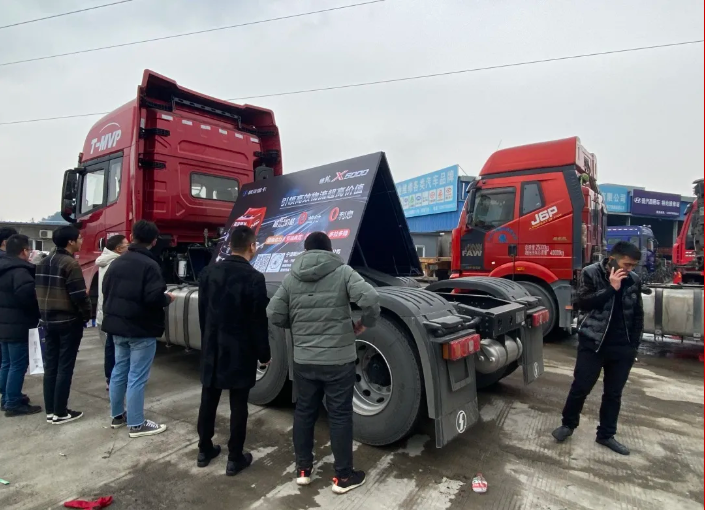 牛转乾坤享福“德”“龙”腾八桂行好运  德龙X5000牵引车20辆首批交车仪式