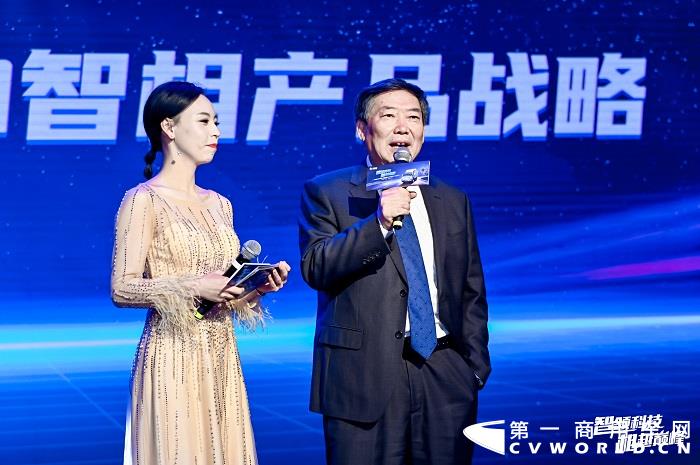 中国重汽集团副总经理徐向阳.jpg