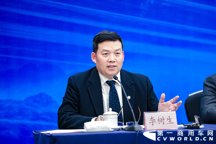 内燃机大会 李树生.png