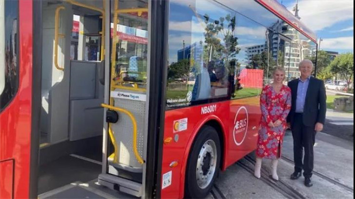 近日，12辆中车电动海外版“新巴客”亮相奥克兰（NZ Bus）。在新西兰官方媒体，奥克兰交通局官方推特，以及当地市长及运营商NZ Bus的Facebook上，活动得到极大的认可与关注。这是继2018年中车电动进入新西兰以来，再次获得奥克兰市长点赞！

