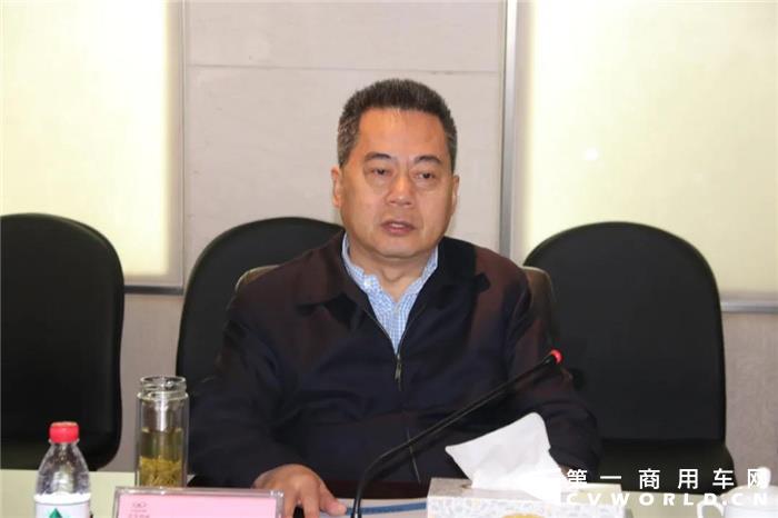 4月27日，汉马科技----沧兴控股战略合作签约仪式在汉马科技集团第一会议室举行。汉马科技集团党委书记、总经理刘汉如，沧兴控股有限公司董事长杨焕成，沧兴控股有限公司成本中心副总裁张俊明，沧兴控股有限公司行政中心秘书长张永健，汉马科技集团总经理助理羊明银等出席仪式。