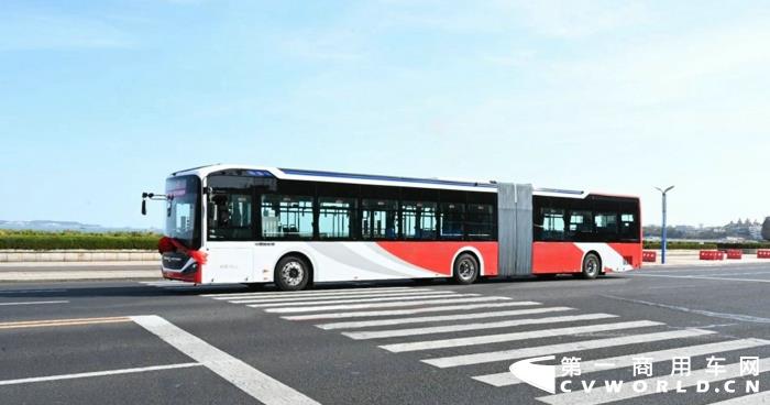 在国内投入运营的中通新N系18米新能源公交.jpg