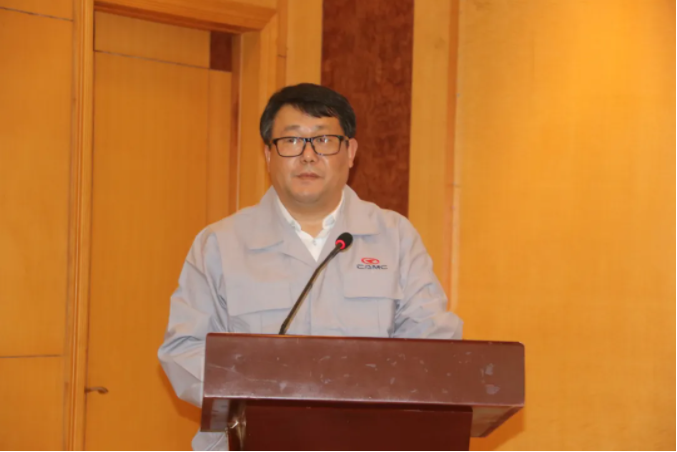 6月3日下午，汉马科技集团召开干部大会，会议宣布了新一届董事会和经营班子主要领导任命。

