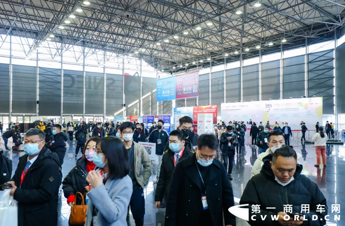 2020年，一场突如其来的疫情席卷全世界，给人们的生活带来极大的影响和变化。中国经过一年多众志成城的努力，有效控制了疫情的传播，赢得了举世瞩目的成就。