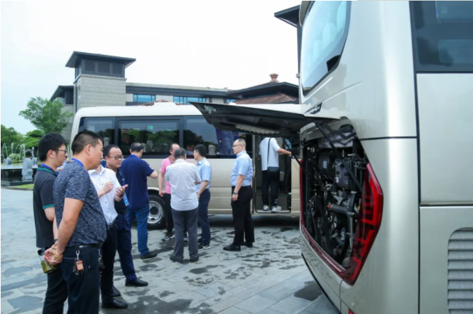 近日，宇通客车和玉柴携手交通运输部科学研究院在江苏苏州举办“以美好 启未来”客旅行业高品质发展论坛，共同探讨客运旅游行业发展的新形势与新对策，共谋高品质发展。