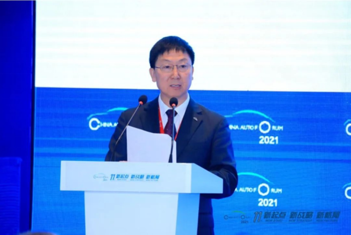 2021年6月17日，备受瞩目的2021中国汽车论坛在上海隆重召开。本届论坛主题为“新起点 新战略 新格局——推动汽车产业高质量发展”，共设置了“1场闭门峰会+1个大会论坛+2个中外论坛+12个主题论坛”，致力于全面集聚政府主管领导、全球汽车企业领袖、汽车行业精英，共商汽车强国大计，落实国家提出的“碳达峰、碳中和”战略目标要求，助力构建“双循环”新发展格局。
