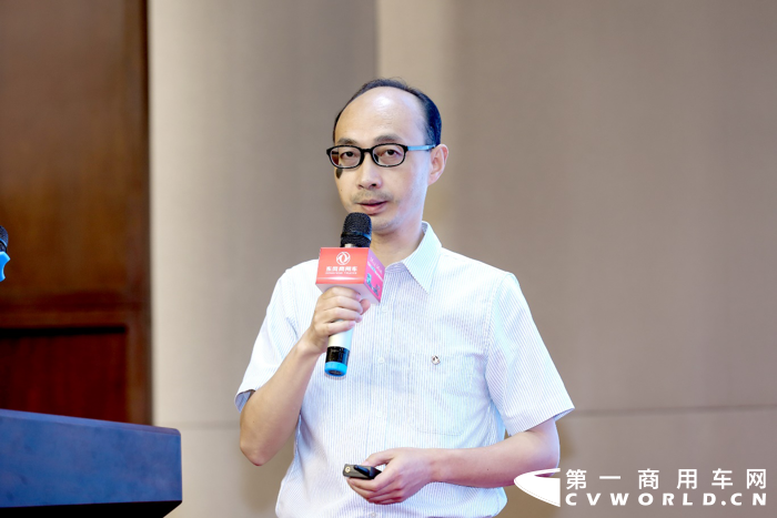 作为中国汽车行业的主力军，东风商用车察势而为，驭势而行，借助2021年6月24日在南京第34届世界电动车大会暨展览会（EVS34），发布了“可靠的新能源解决方案”，为这一困境的突破贡献“东风智慧”、“东风力量”。