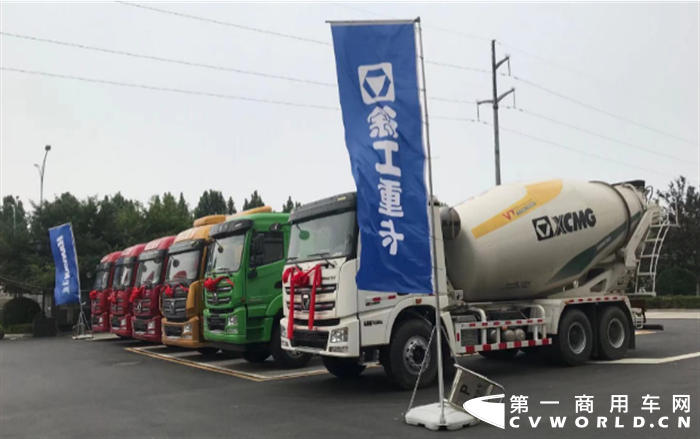 炎炎六月，热销升温！徐工重卡汉风G7 ULT超轻版牵引车、汉风G7环保渣土车等车型在山东寿光、山东青岛、徐州沛县三地收获批量订单！