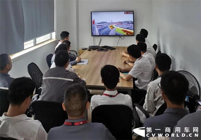 7月1日上午，中车电动举行升旗仪式，并组织全体员工收看庆祝“中国共产党成立100周年大会”。