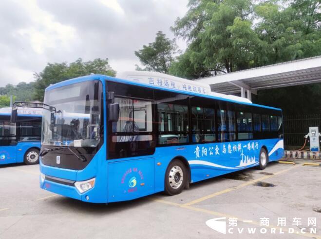 7月13日， 49台吉利星际纯电动客车E12再次交付贵阳，助力贵阳环保出行，为贵阳绿色发展提供方向。