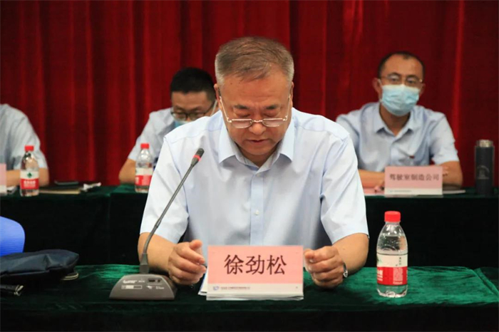 7月22日，北奔重汽在技术中心报告厅召开重点型号产品项目厂际联席会，监事会主席王铁生，副总经理徐劲松、哈立新和相关部门负责人以及20余家重点供应商代表，共商北奔重点型号产品项目物资保供、成本控制、品质提升、质量改进、技术协调等方面的相关事宜，为项目顺利推进奠定良好基础。