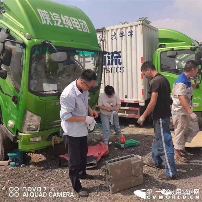 “豫”你“翼”起，共克时艰。近日，河南省遭遇极端强降雨，面对突如其来的灾害，陕汽商用车积极践行社会责任担当，联合各经销商、服务商积极投入到防汛救灾工作中。