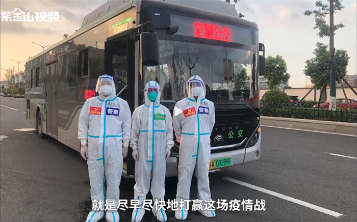7月中下旬南京、张家界、荆州等地纷纷传出疫情，在国内疫情已经平静了一年多的当下，疫情传来的消息就如同一声惊雷，再次冲击着每个人的心脏。