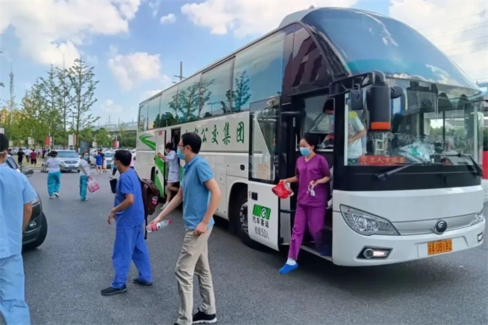 7月中下旬南京、张家界、荆州等地纷纷传出疫情，在国内疫情已经平静了一年多的当下，疫情传来的消息就如同一声惊雷，再次冲击着每个人的心脏。