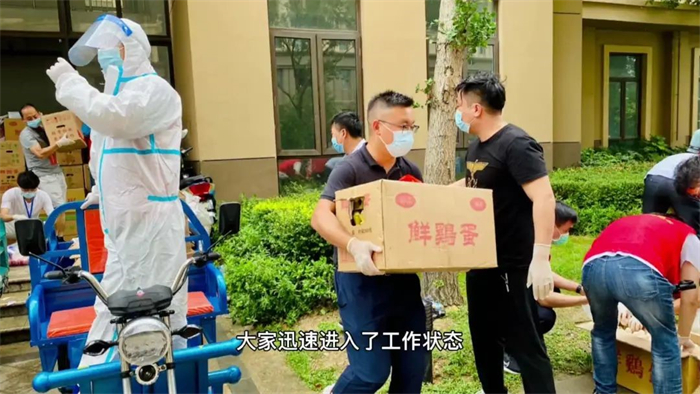 7月中下旬南京、张家界、荆州等地纷纷传出疫情，在国内疫情已经平静了一年多的当下，疫情传来的消息就如同一声惊雷，再次冲击着每个人的心脏。
