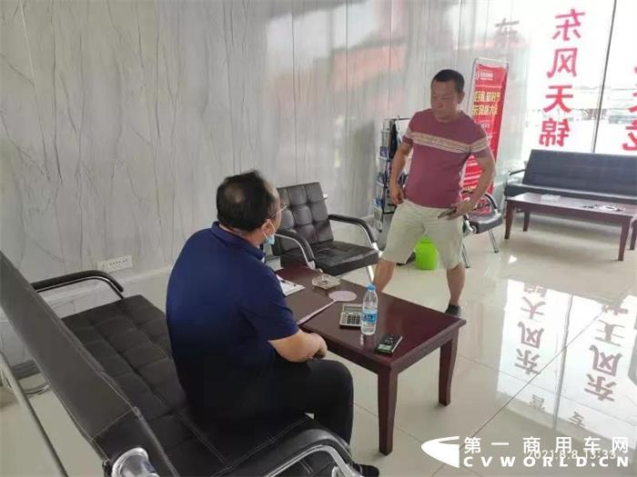 在高温假期间，西北大区营销人员仍坚守在营销服务一线，调研市场、走访客户、抢拼订单、强化服务，为全年任务目标的实现努力奋斗。