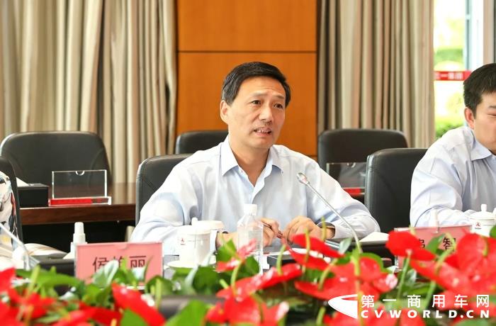 9月3日，三一电动重卡与协鑫能源科技股份有限公司（以下简称“协鑫能科”）于长沙签署3000台新能源卡车和60座换电站的战略合作协议，是三一新能源卡车首个大额订单。