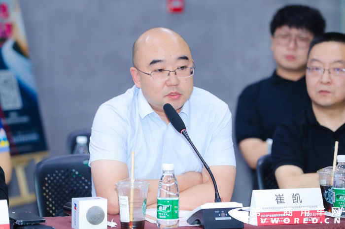 福田汽车的新能源战略布局赢得满堂喝彩，不负众望荣膺“最佳新能源商用车企业”奖。
