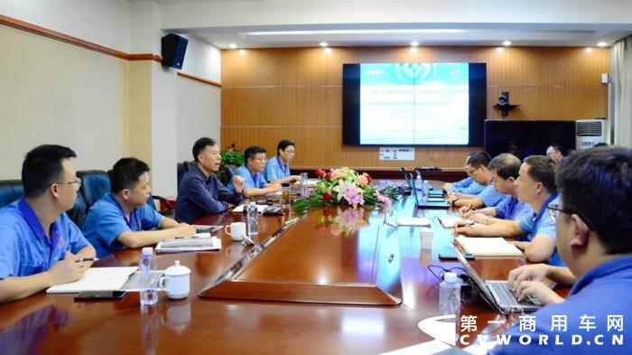 严鉴铂：坚决打赢新品推广这场硬仗1.webp.jpg