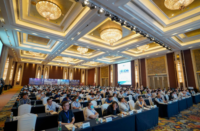 为促进我国二手商用车行业的持续健康发展，中国汽车流通协会于9月24-25日在河北省石家庄市举办了2021中国二手商用车大会（第五届），来自整车企业、经销商、配件企业、金融企业、物流企业、运输企业及改装企业、专家学者、商用车行业代表400 余人共同聚焦了二手商用车行业发展进程中遇到的新问题、新形势、新变化、新机遇，深入探讨了中国二手商用车行业的发展和未来。