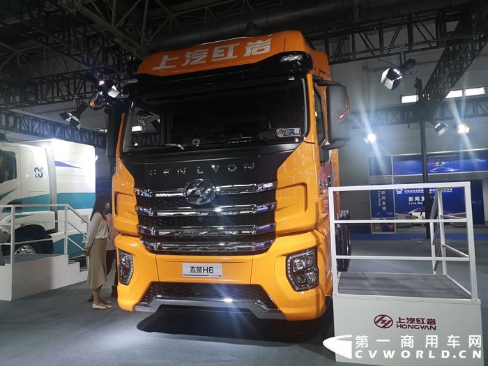 上汽红岩杰狮H6 AMT智能牵引车3.jpg