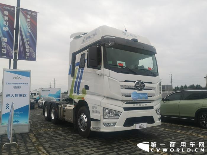 参加首届智能驾驶测试赛的卡车——解放J7.jpg