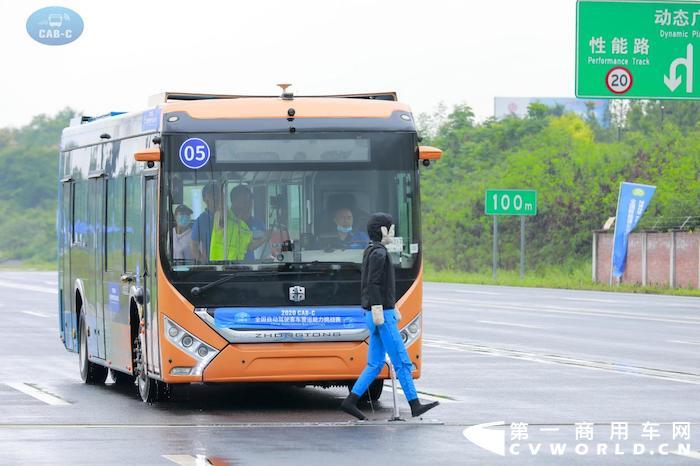 中通客车产品路线持续进阶、成果不断，走出了一条独具“中通特色”的创新发展之路。