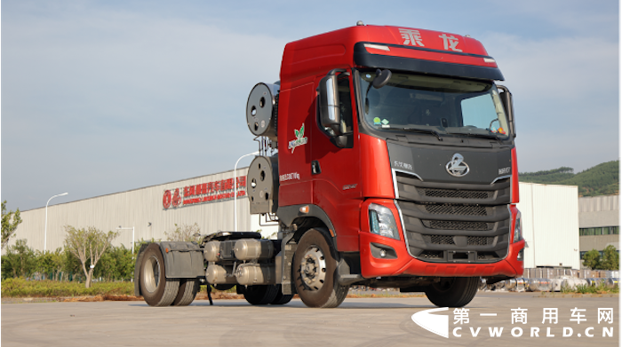 国六乘龙H7 LNG快递车，更高效、更安全、更舒适，助你高效运营，轻松创富！