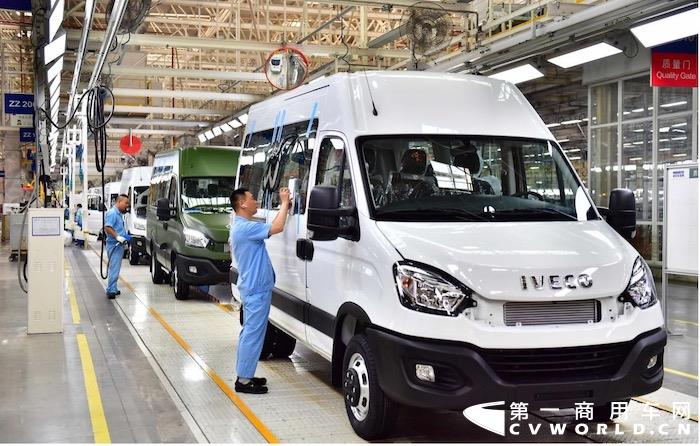 在近日公布的9月份成绩单中，其全系零售同比增长26.7%，依维柯欧胜单月销量更是突破1600+，稳居高端轻客市场销量第一！