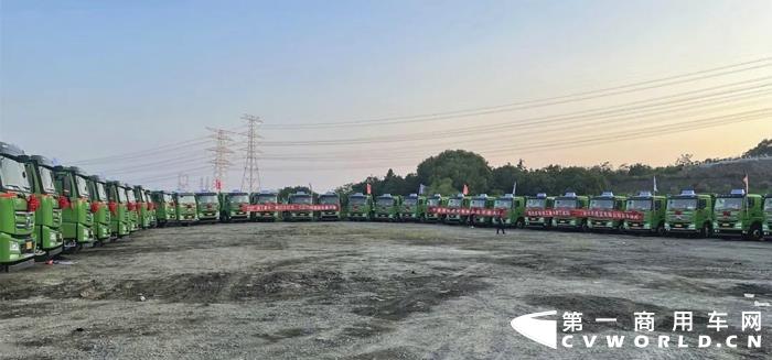 金秋十月，徐工重卡各地市场喜获丰收、大单不断。近日，47台徐工漢風G7、漢風G5环保渣土车顺利交付浙江宁波客户，这批漢風绿色军团将强势助力该客户盛大开业，为经济建设贡献徐工力量。