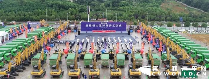 金秋十月，徐工重卡各地市场喜获丰收、大单不断。近日，47台徐工漢風G7、漢風G5环保渣土车顺利交付浙江宁波客户，这批漢風绿色军团将强势助力该客户盛大开业，为经济建设贡献徐工力量。