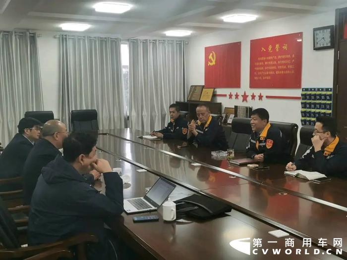 为推进与中铝集团项目合作，10月12日下午，北奔重汽总经理、党委副书记郭平晓带队，营销公司、新能源事业部相关领导一同拜访中铝物流集团内蒙古有限公司。中铝物流集团内蒙古有限公司董事长张大勇、副总经理郭文厚热情接待郭平晓一行。