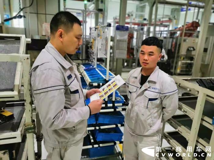 日前，全国机械工业第40次群众性质量管理成果、质量品牌故事交流大会盛大召开。发动机事业部锡柴工厂装配车间6DL内装二组参加“质量信得过班组”评选，凭借“六精工作法”，从全国30多个参赛班组中脱颖而出，获得“全国机械工业优秀质量信得过班组一等奖”，并作为优秀案例在大会总结仪式上进行发布，获得评审专家高度评价 。

