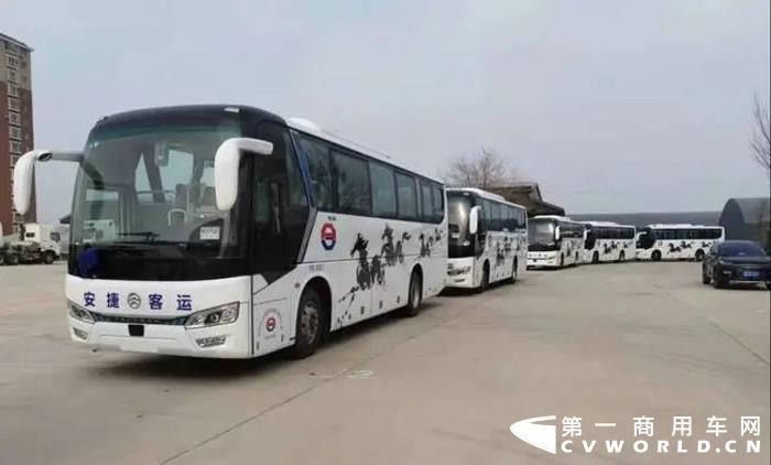 随着旅游客运行业逐渐升温，凭借强劲动力和硬实力，玉柴国六客车动力订单交付不断，为用户带来绿色舒适的出行体验。


